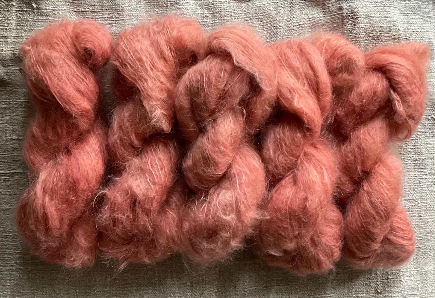 Kid Mohair + Seide Garn Naturfärbung 🌿 verschiedene Farben Goldrute, Walnuss, Waldmeister, Weidenrinde, Labkraut, Kapuzinerkressen Blüte