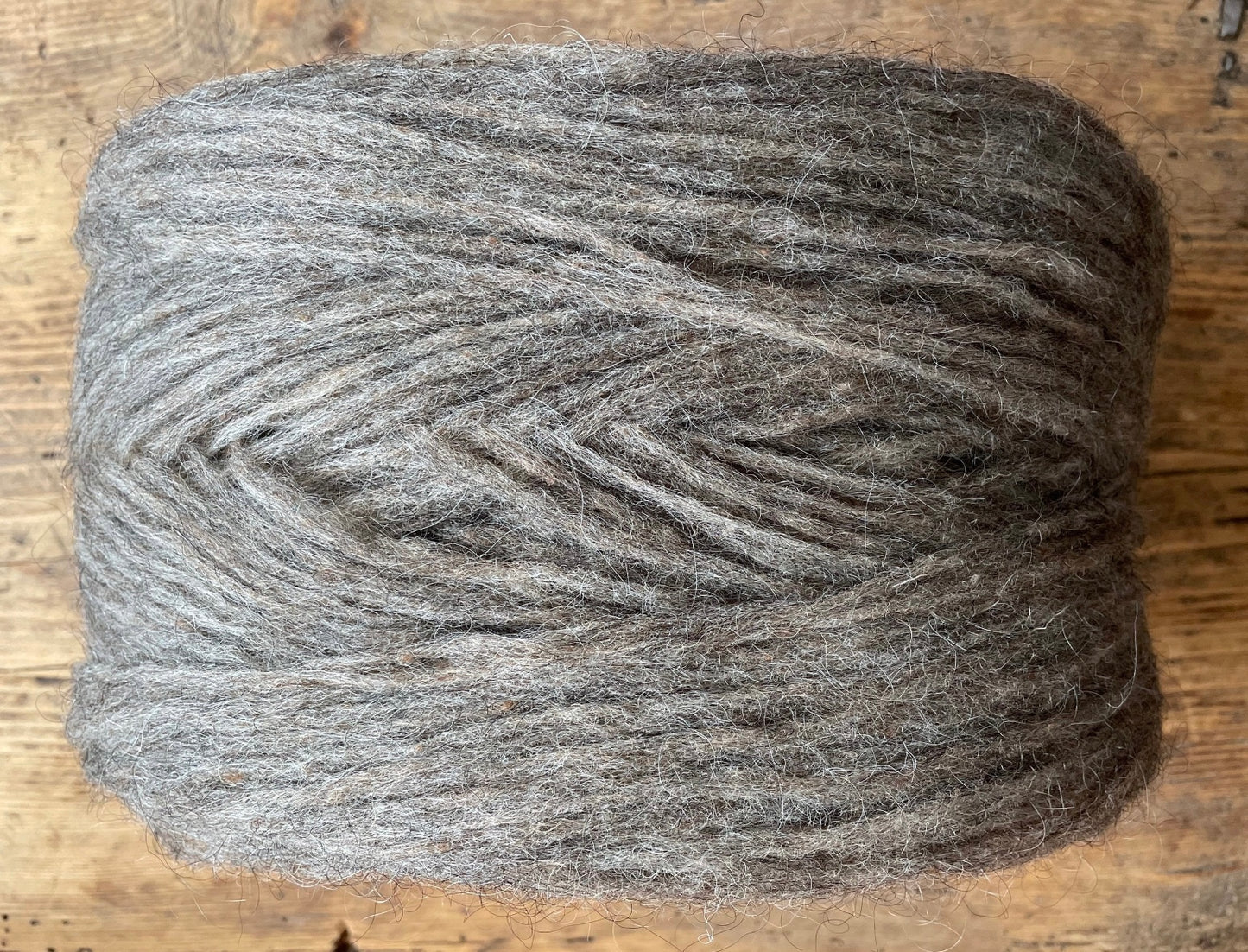 270-290g Preyarn unspun yarn "old barn" Wolle von alten Landschafrassen