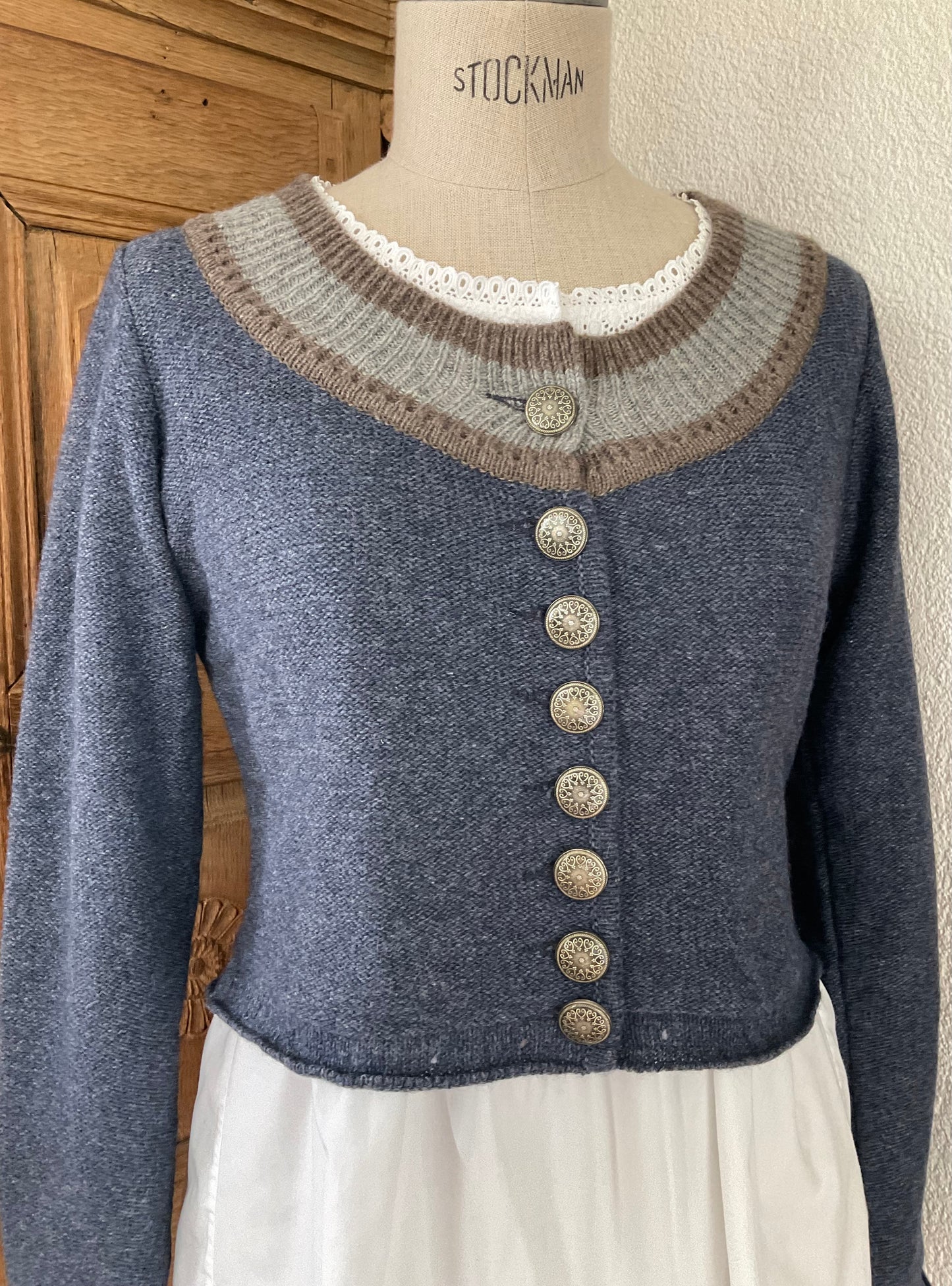 Strickjacke "Am Berg" Yak Wolle & Merinowolle Enzian