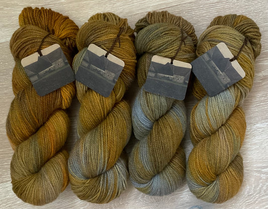 Handgefärbte Merino Landwolle "in Feld & Garten" 400g