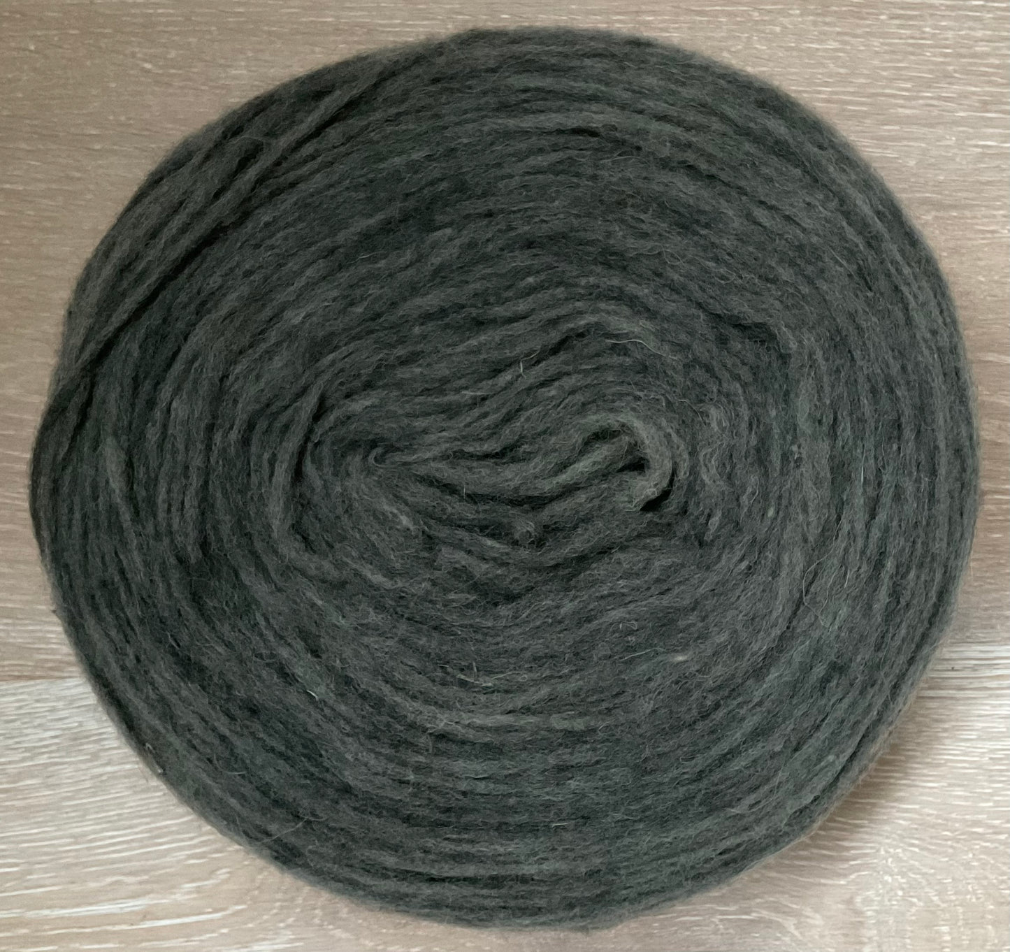 Preyarn unspun yarn Schafwolle Dundaga aus Lettland Landschaf 190-200g